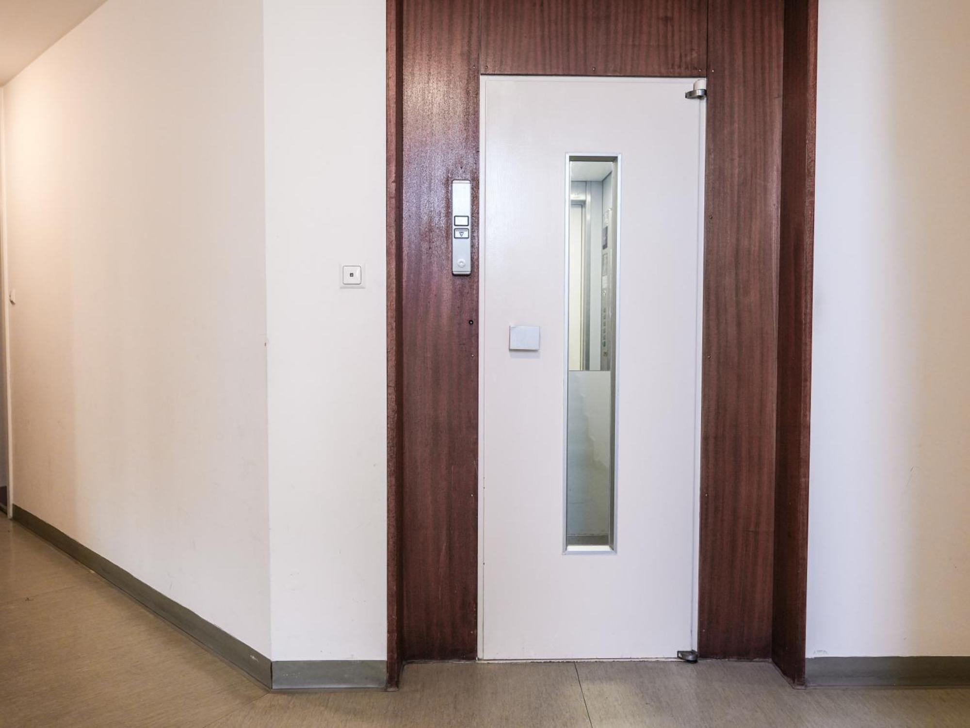 Spacious Apartments With View & Free Parking Wiener Neustadt Zewnętrze zdjęcie